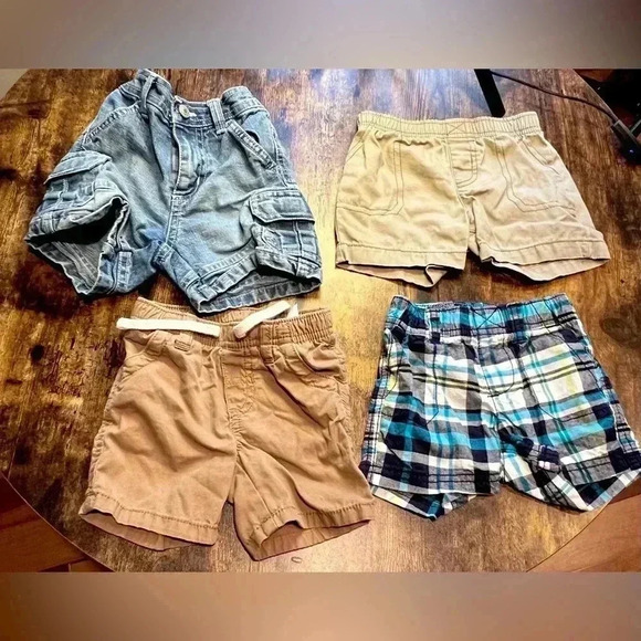 SET: Old Navy & Carter’s | 4- pairs of baby boy shorts. Size: 6-12M - Picture 1 of 14